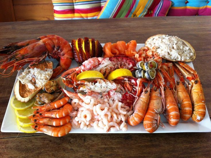 икра кеты,горбуши,нерки,кижуча,форели,щуки,палтуса и морского ежа в Москве.